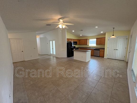 5th image of 4857 Makenna Cir
