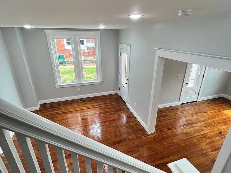 25 N Poplar St — Photo 12