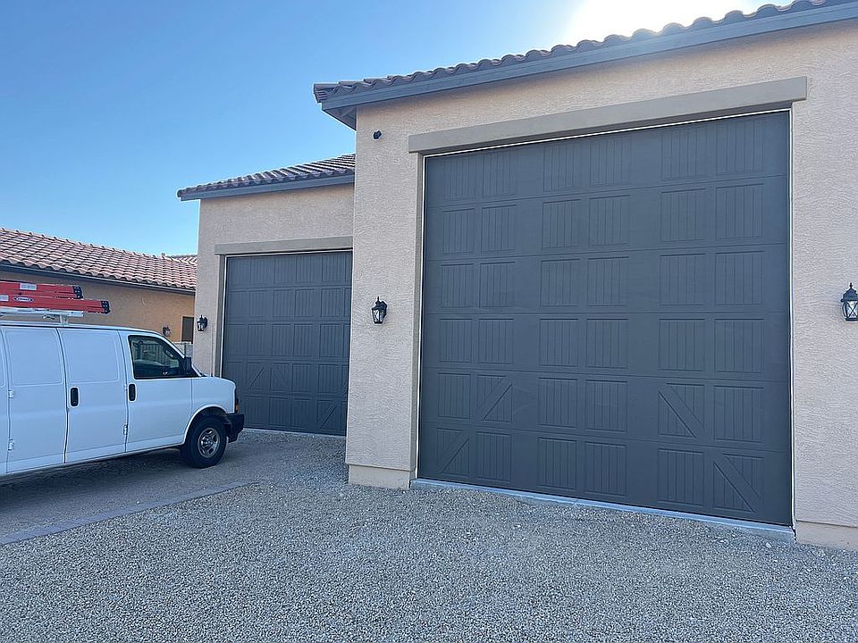 1st image of 1330 N Chatsworth