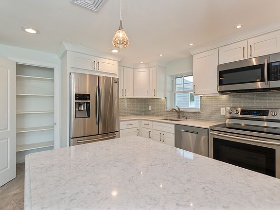 5th image of 33B Belmont Ave