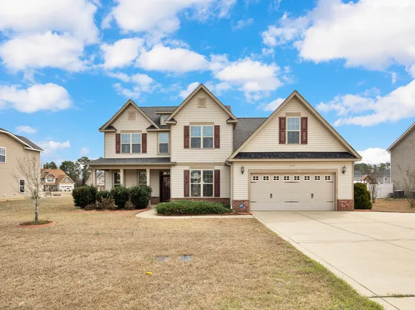 6605 Stillwood Dr, Hope Mills, NC 28348