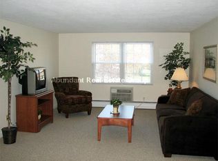 7 Totman Dr APT 7, Woburn, MA 01801