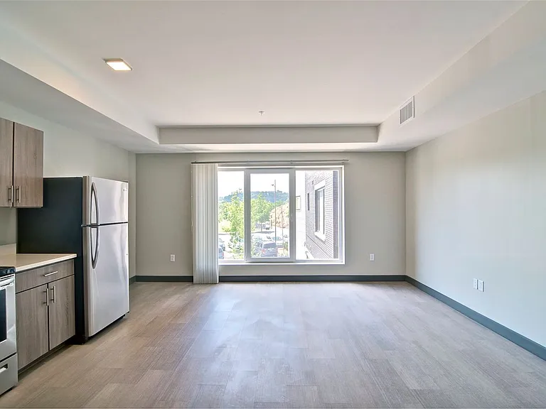 10 North — Photo 22