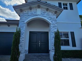 12736 SW 215th Ter, Miami, FL 33177