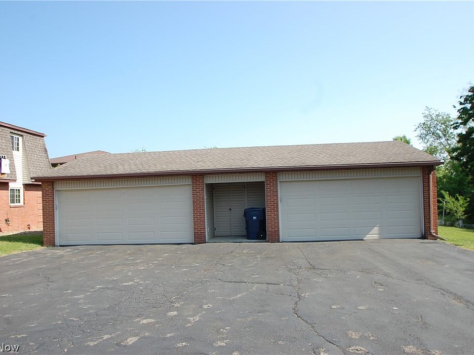 2nd image of 98 Carter Cir