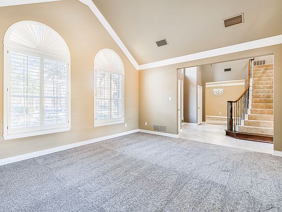 4th image of 5825 Kingsbrook Dr