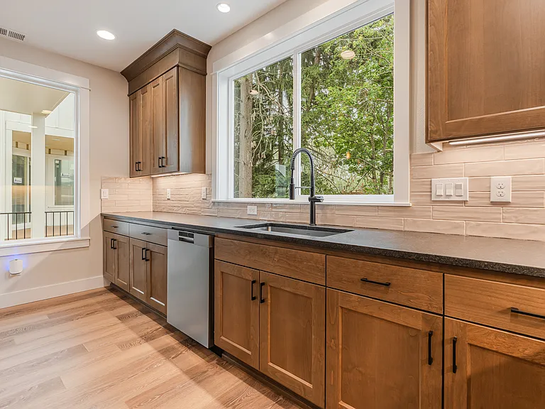 464 SE Haddock Ln — Photo 16