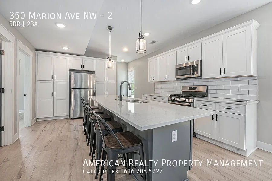 5 bed, 2300 sqft, $3,400 — Photo 3
