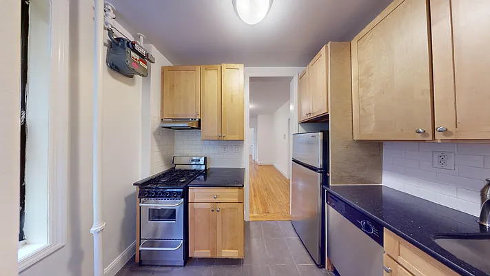 Rented by Bond New York | media 13