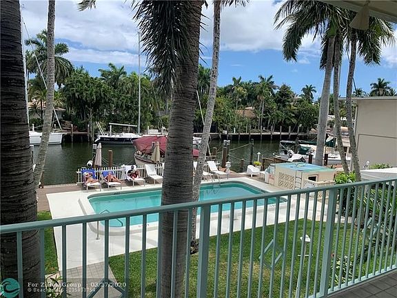 2nd image of 136 Isle Of Venice Dr #2