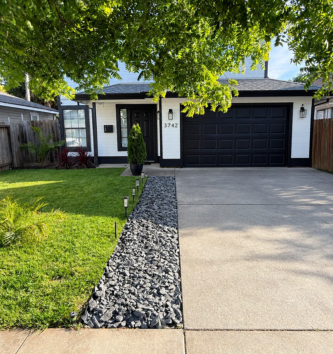 3 bed, 1218 sqft, $3,300 — Photo 1