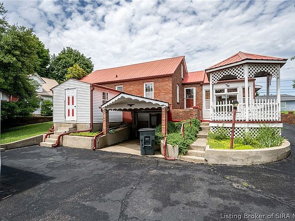 3rd image of 632 E Daisy Lane
