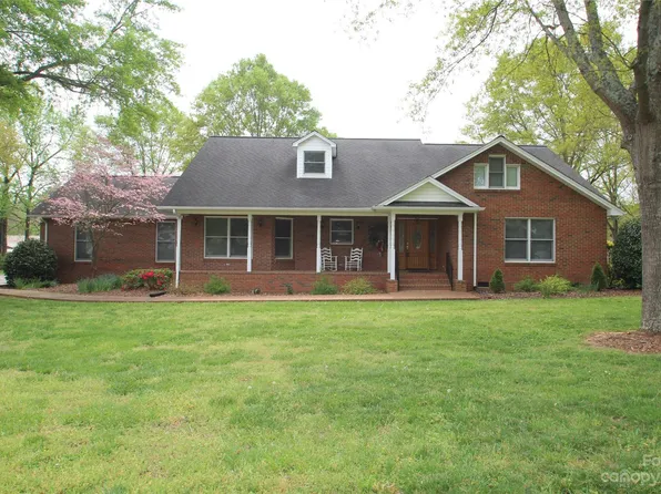 107 N Withrow Dr, Shelby, NC 28150