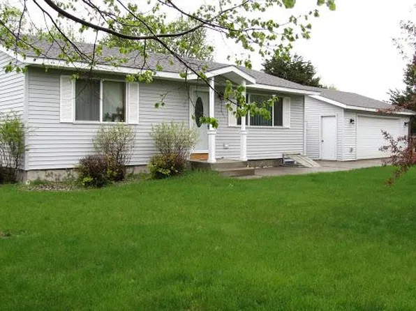 124 4th St NE, Rice, MN 56367