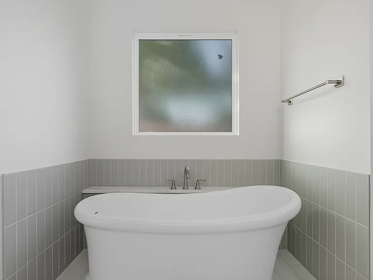3921 S Madison Ave — Photo 8