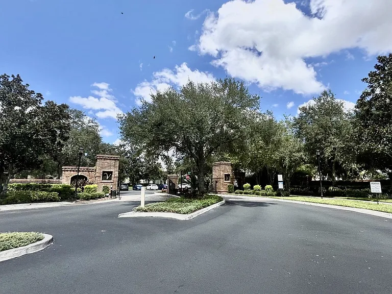 4971 Pond Ridge Dr — Photo 2