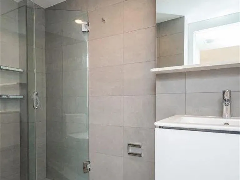 335 Harvard St #7 — Photo 8