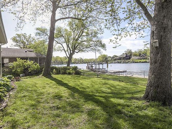3rd image of 33 Dockside Dr
