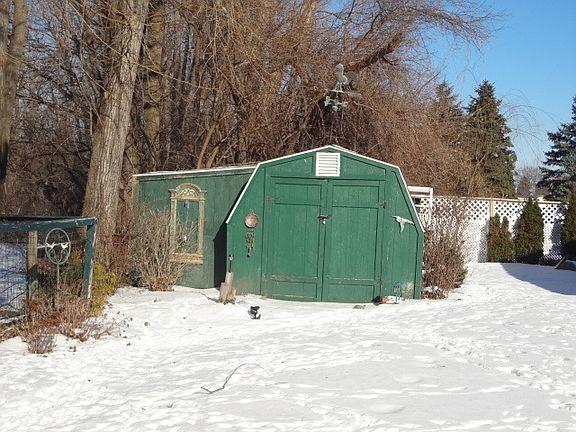 3rd image of 163 Parker Lake Dr