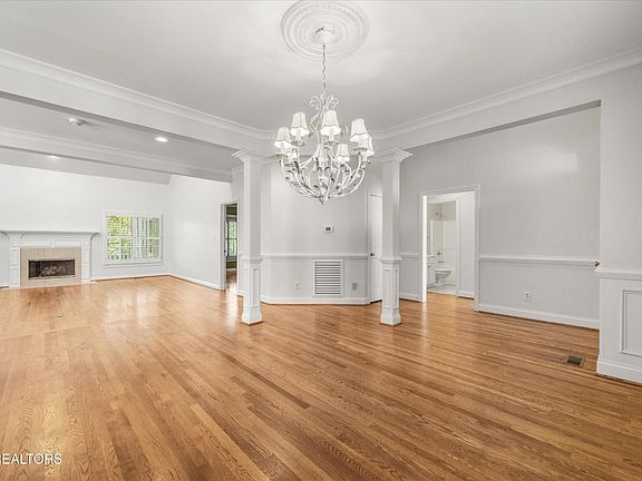 5th image of 1115 Highgrove Garden Way