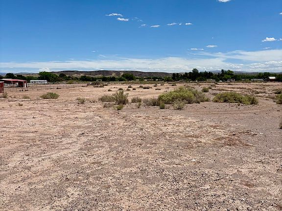 2nd image of Alamillo Rd