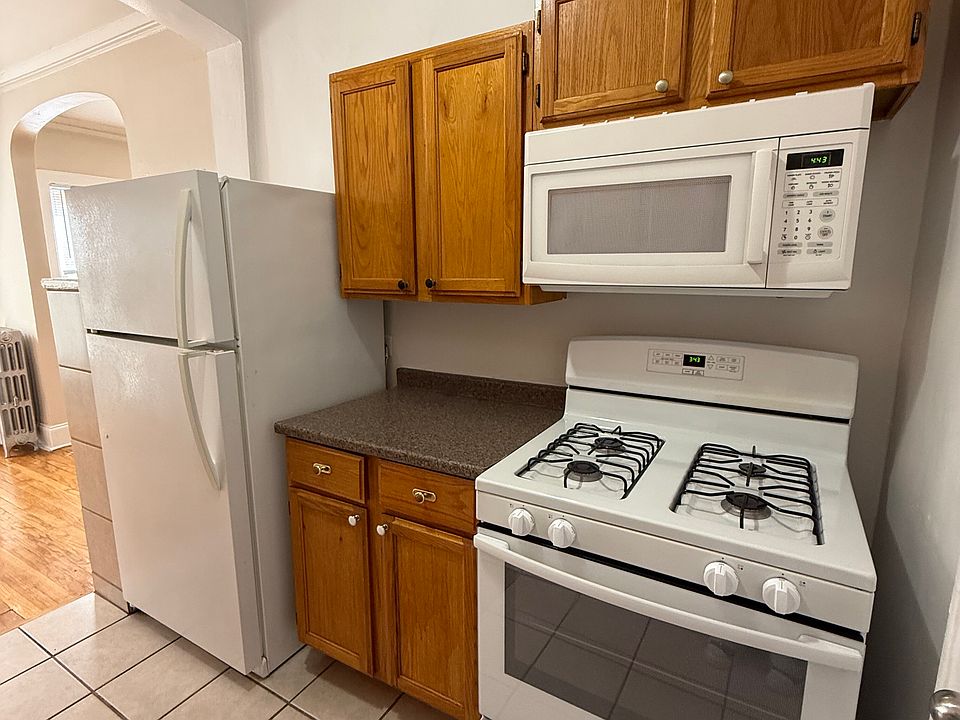 1st image of 4931 N Whipple St #1M