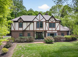 36 Grove St, Ramsey, NJ 07446