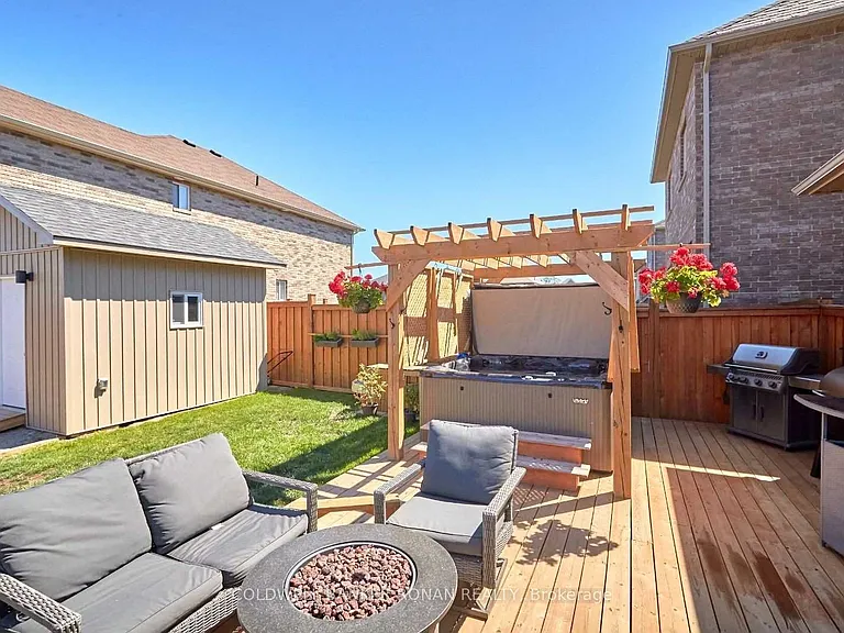 64 Catherine Dr — Photo 15