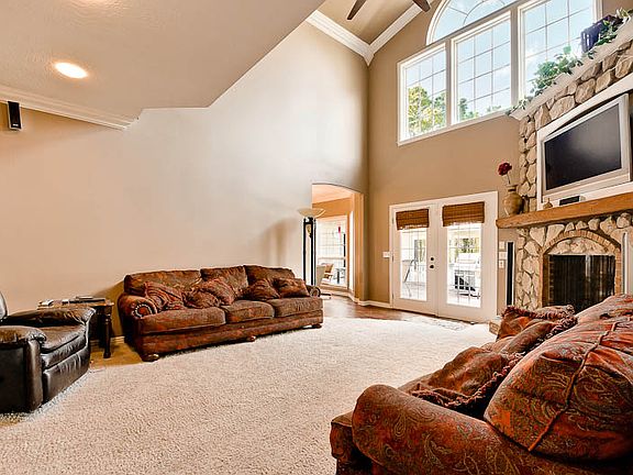 5th image of 10212 Blackberry Ln