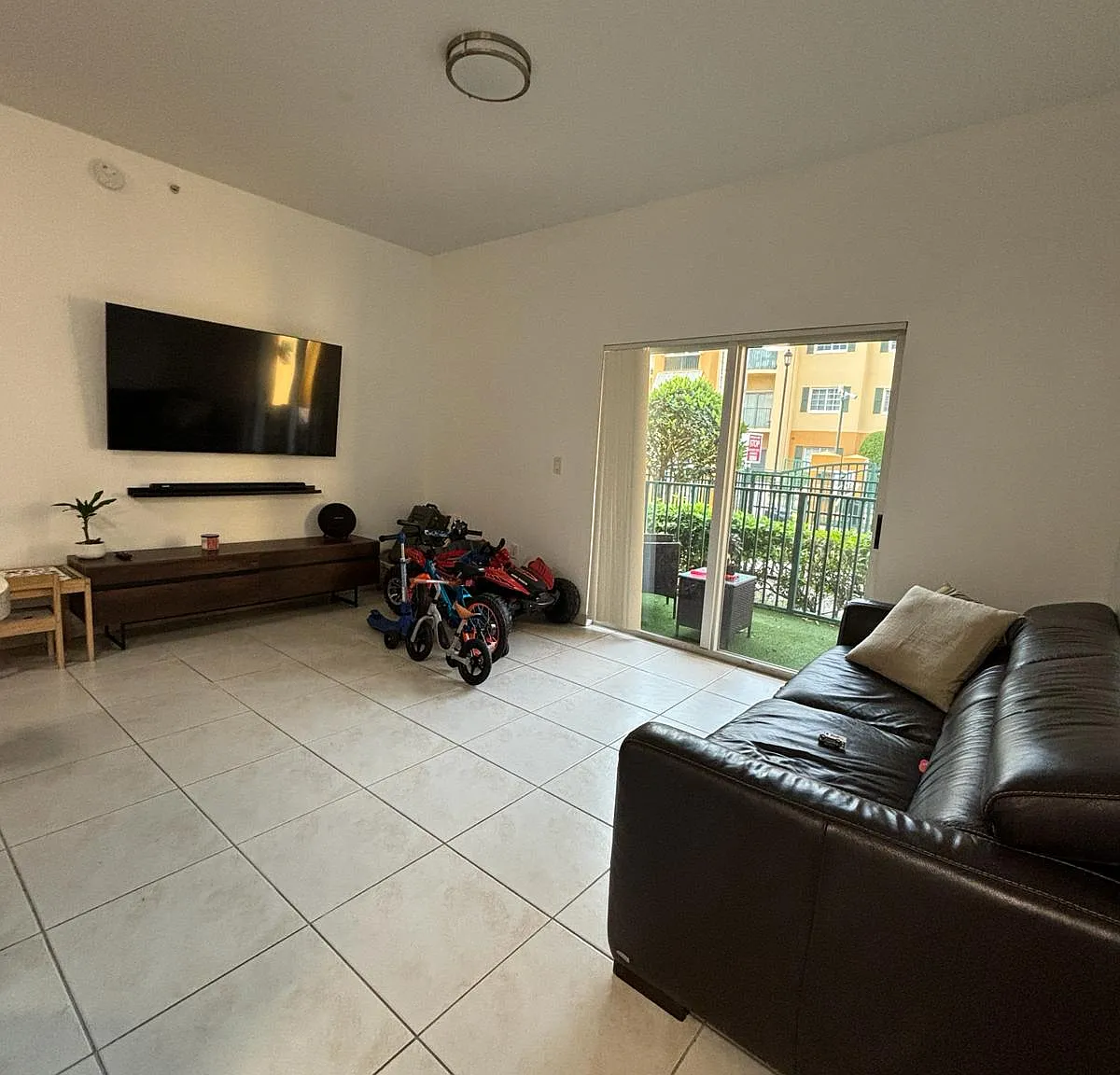 2 bed, 1790 sqft, $2,400 — Photo 4