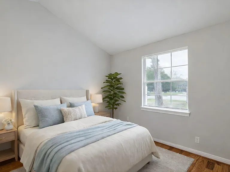 5758 Greencraig Dr — Photo 11