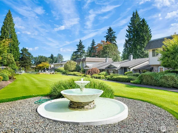 17050 Northup Way #5, Bellevue, WA 98008