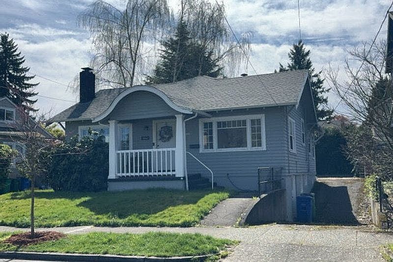 1st image of 1732 NE Dekum St