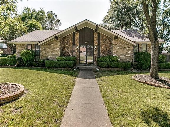 2nd image of 228 Sherwood Ln