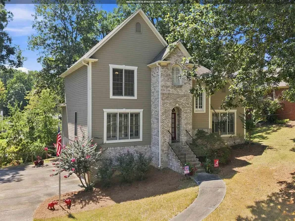 1913 Valewood Cir, Hoover, AL 35244