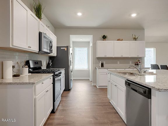 4th image of 127 Harvest Ln