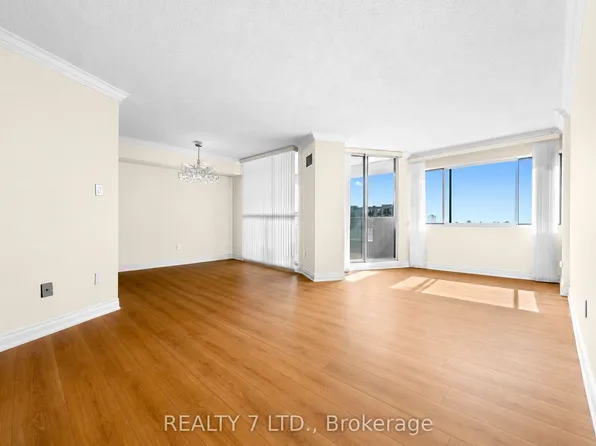 50 Elm Dr E #1507, Mississauga, ON L5A 3X2