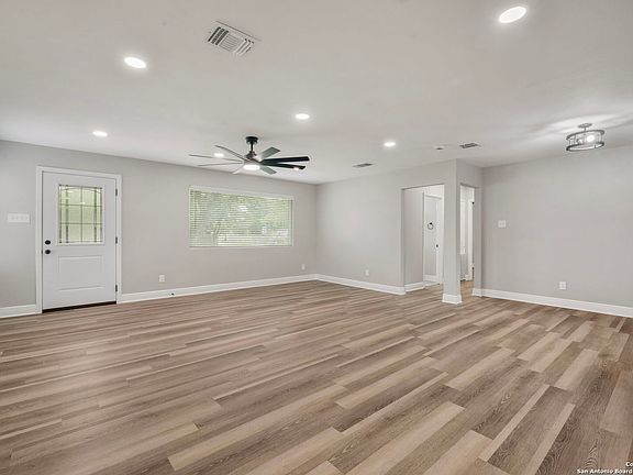 5th image of 310 Brooks Ave