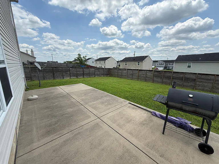 1124 Harmony Ln — Photo 35