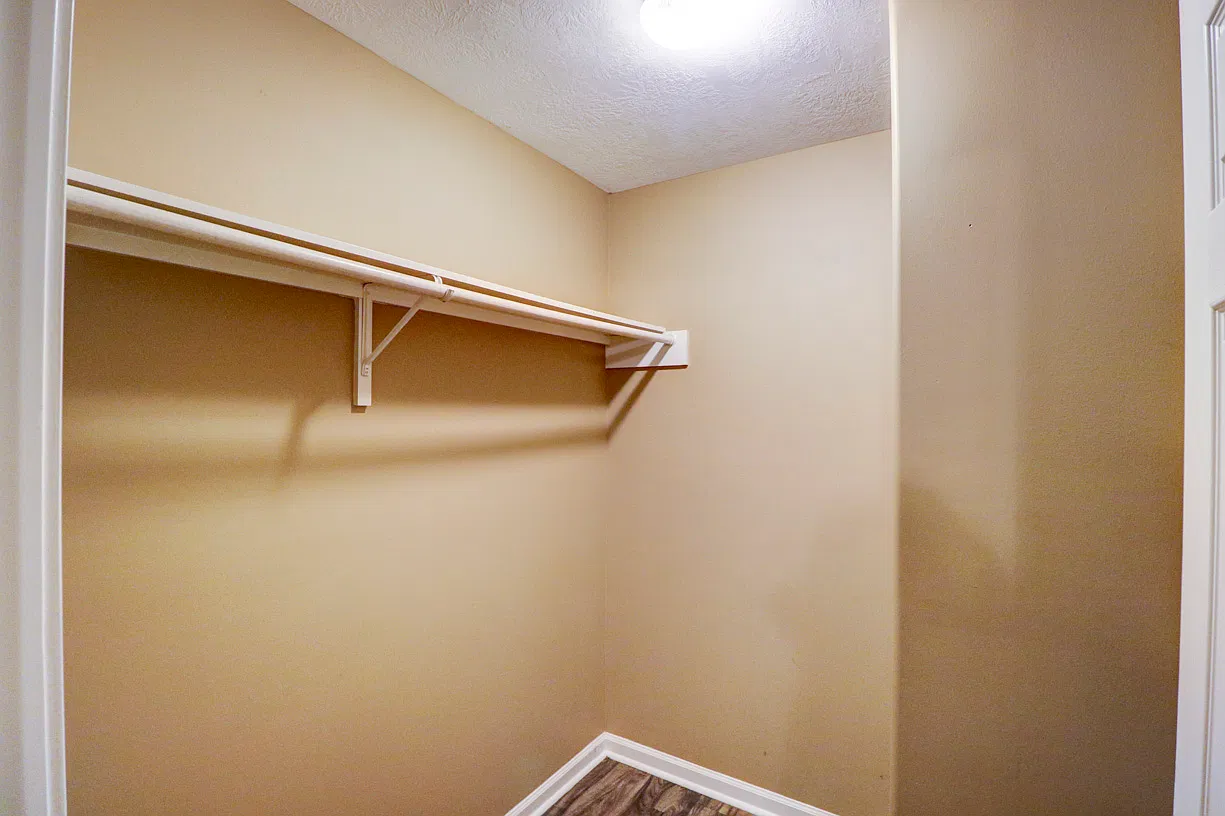 3 bed, 1384 sqft, $1,700 — Photo 2