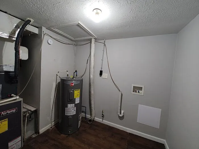 1326 Eastbrook Dr — Photo 13