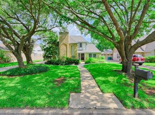 656 S Rivershire Dr, Conroe, TX 77304