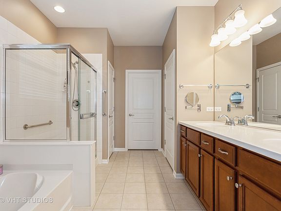 4th image of 719 Pleasant Dr