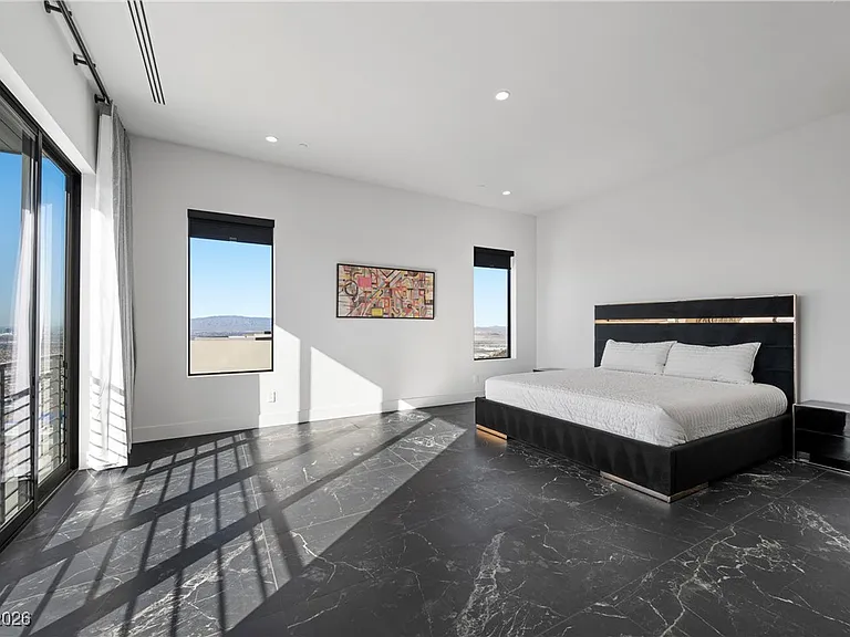 577 Overlook Rim Dr — Photo 45