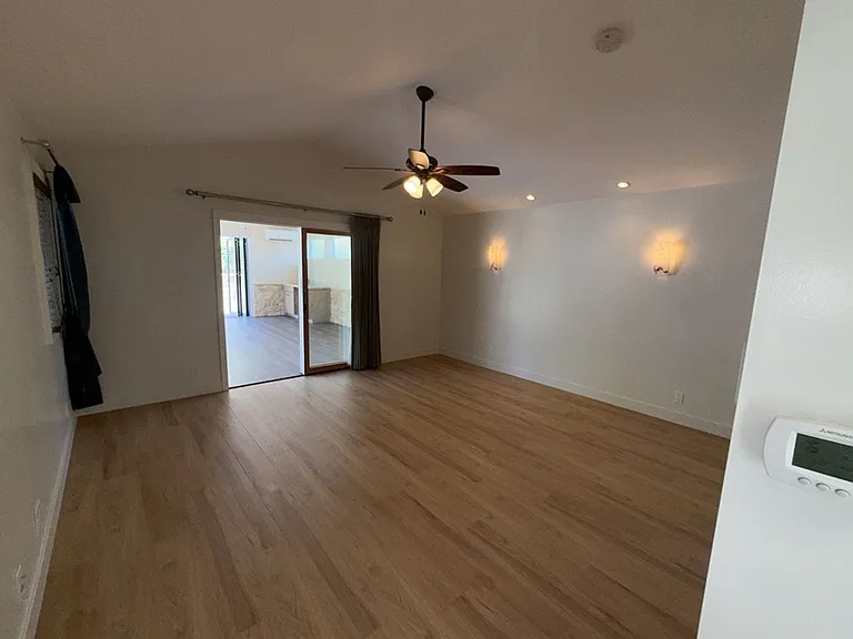 2746 N Kenneth Rd — Photo 15