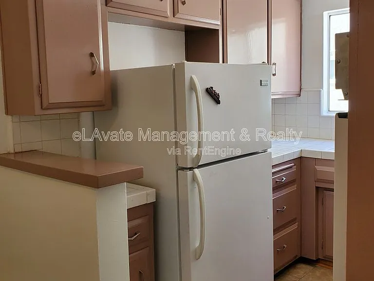 1005 N Curson Ave #5 — Photo 4