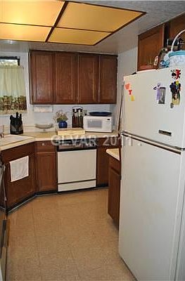 2nd image of 506 Wardelle St #202