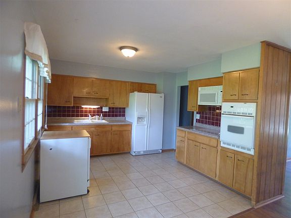 3rd image of 4805 W Peachtree Ln