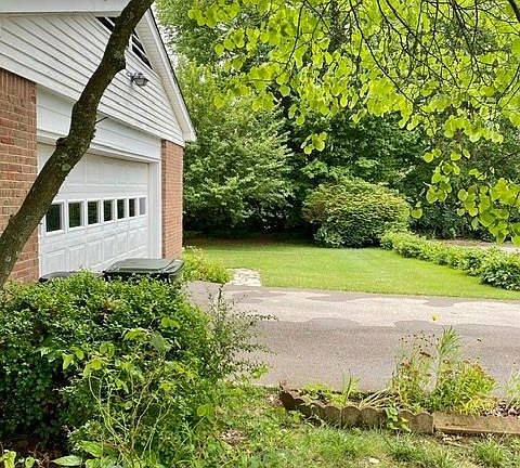 5th image of 205 Hutchins Dr