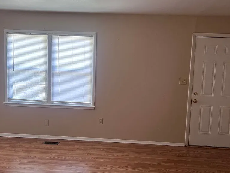 130 South Ave — Photo 3